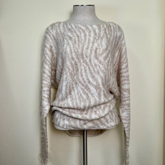 ABERCROMBIE & FITCH Beige & White Zebra Print Boatneck Dolman Sweater Large - Picture 1 of 9